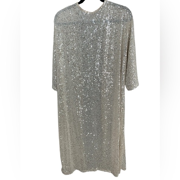 NWT/NIB GOLD on GOLD OS sequin duster. Get your “Shimmer On” - Picture 5 of 6